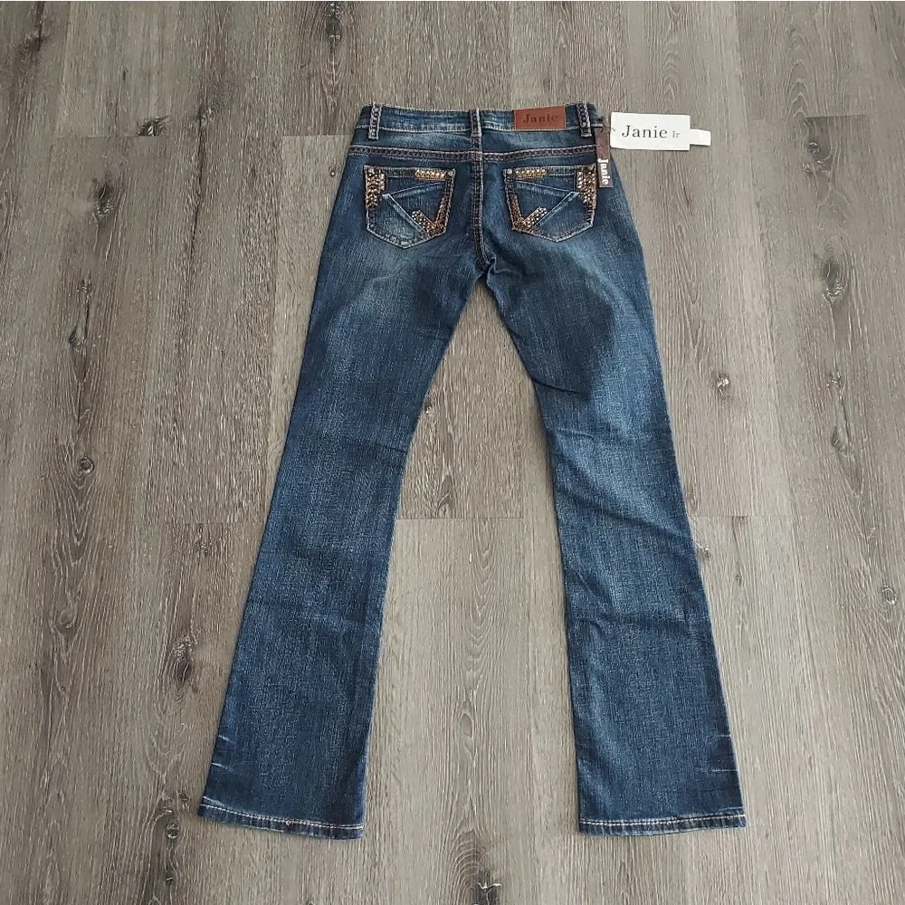 Janie Bootcut Flare Jeans Embellished Back Pockets Size 7 NWT